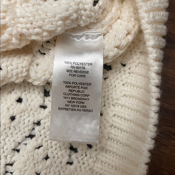 NWT Industry Ivory Flower Stitch Sleeveless knit Sweater Vest Size Small - Picture 10 of 13